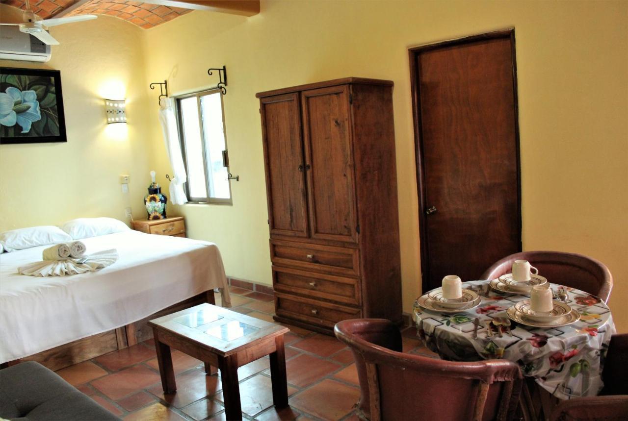 Flores Hotel