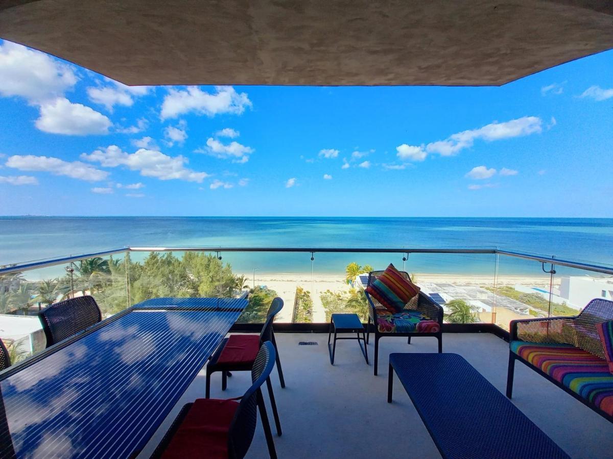 97984 Ocean Views From All The Bedrooms Of This Deluxe Beachfront Condo, Paradise Chicxulub