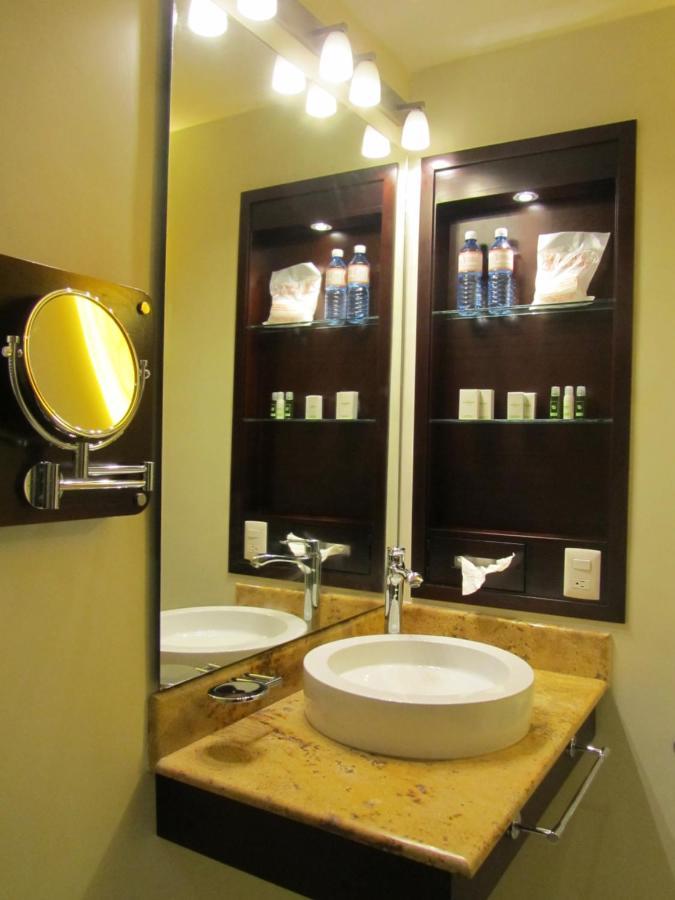 Colonial Hotel 3*