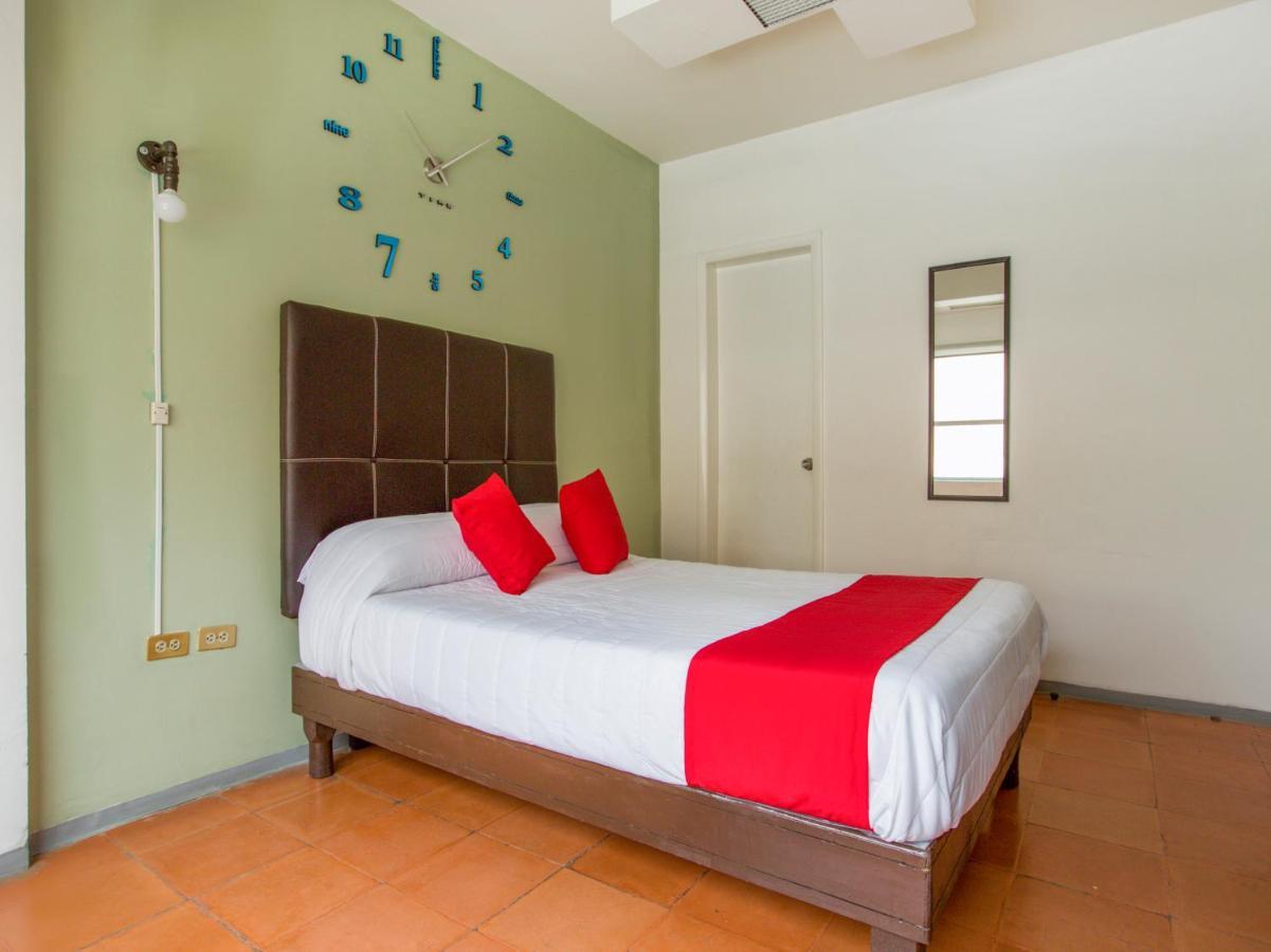 Hotel Allende 104 2*