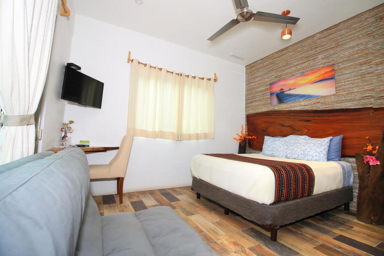 Pancho - Free Bikes And Paddles Hotel