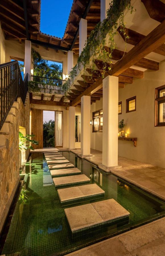 1037 - Escondida Villa