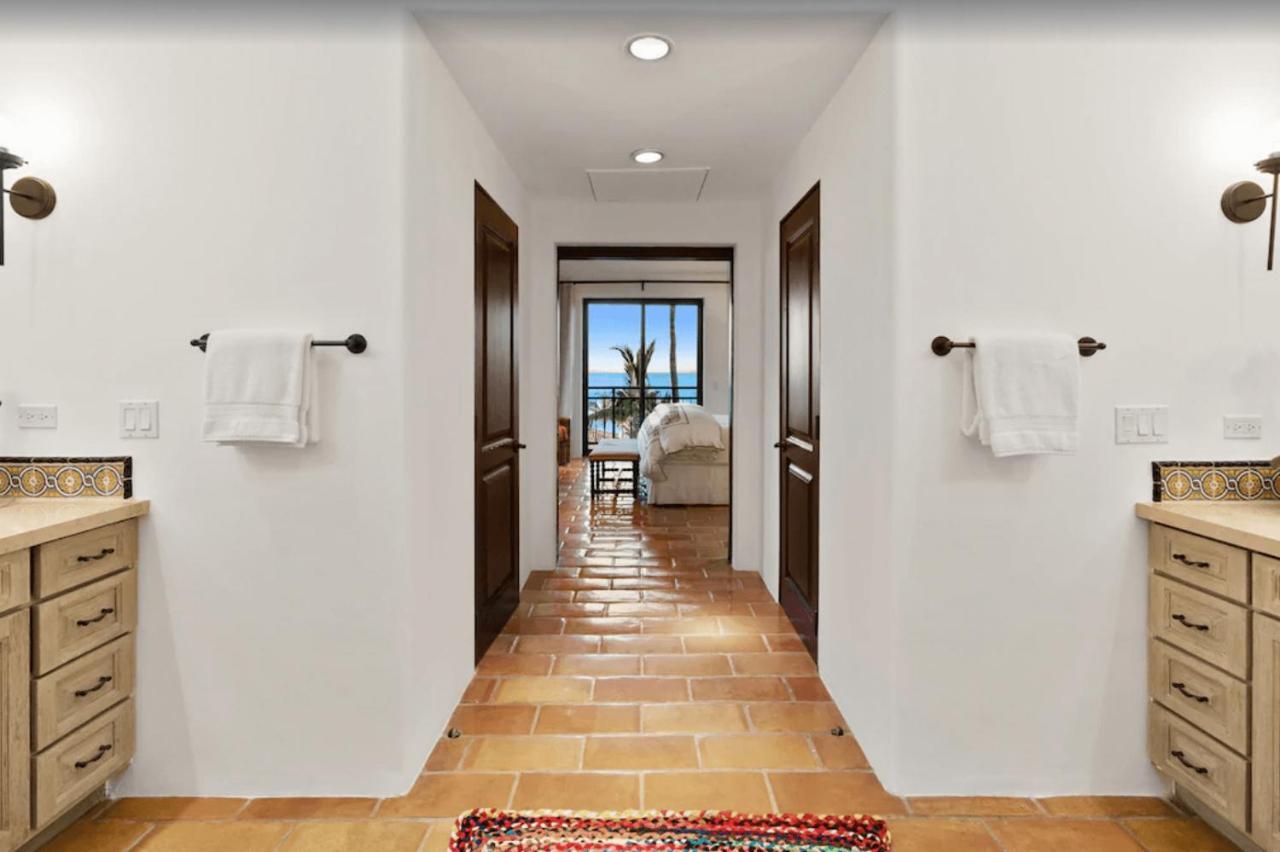 Executive-style Luxury On Apartment *