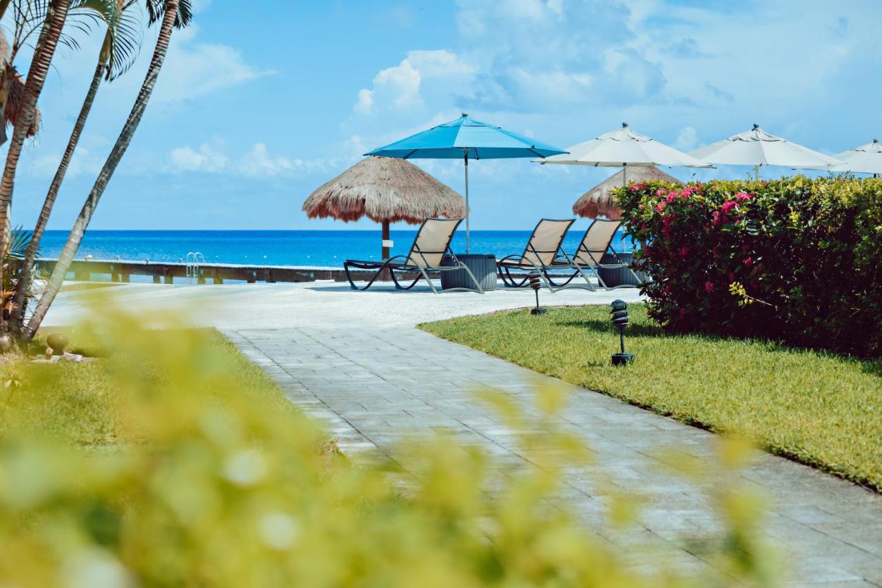 Bed & Breakfast Beach House Luxury Vacation - Paradise Has 2 Private Master Suites Ocean & Garden View *