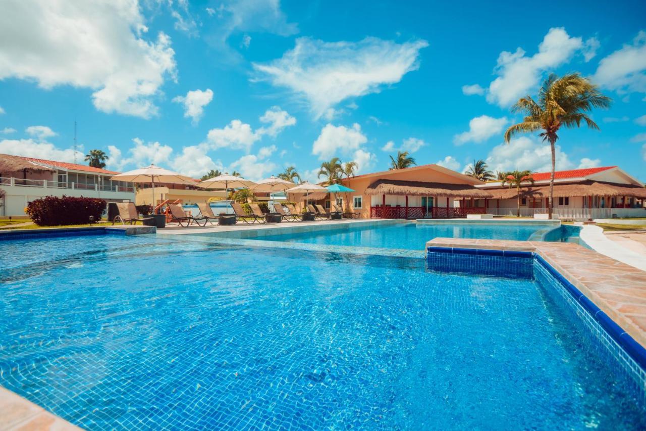 Bed & Breakfast Beach House Luxury Vacation - Paradise Has 2 Private Master Suites Ocean & Garden View *