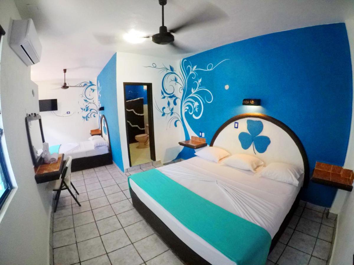 America Hotel 3*
