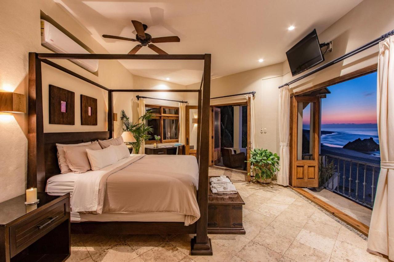 1037 - Escondida Villa Santa Cruz Huatulco