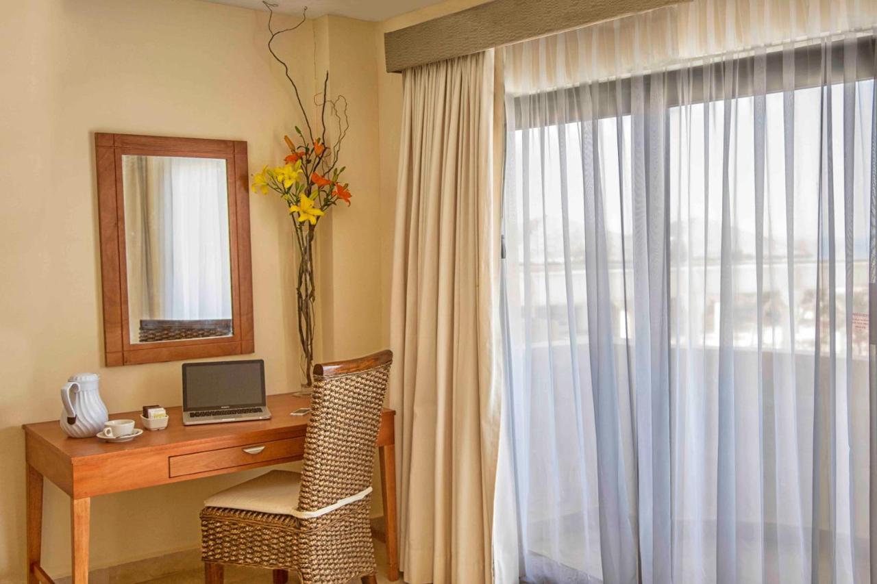 Hotel Arenas Del Mar