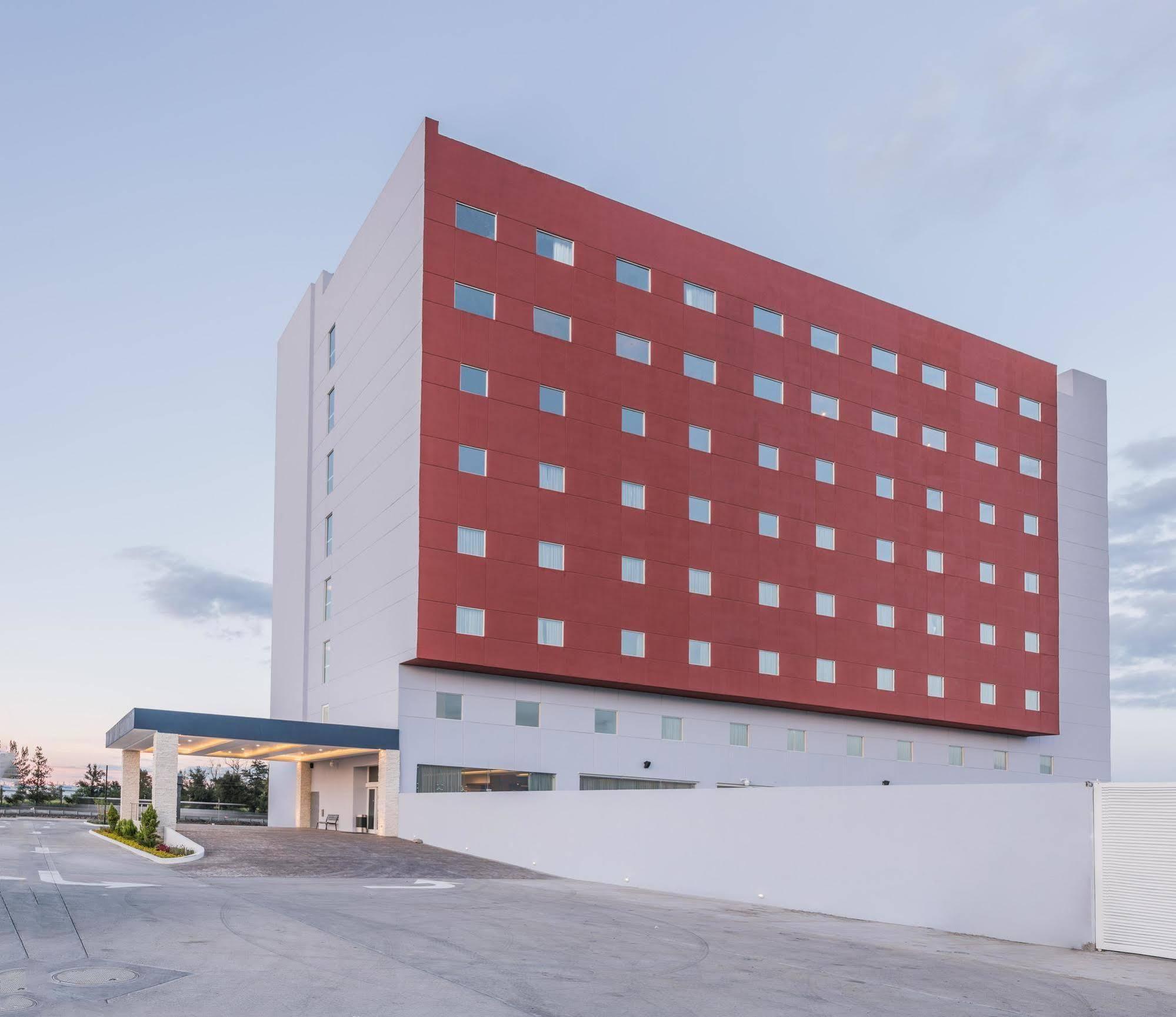 Hampton & Suites By Hilton Bajio Salamanca