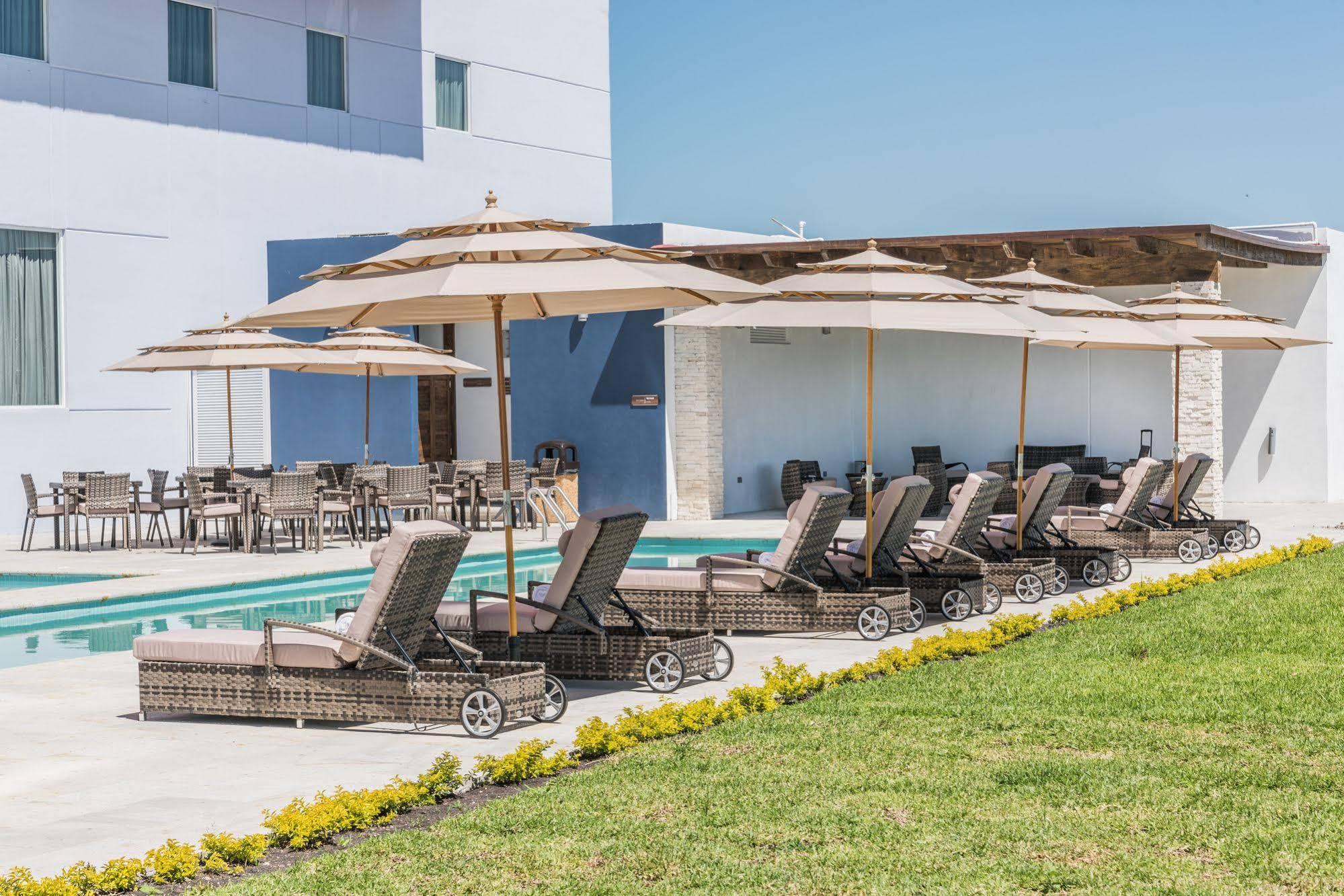 Hotel Hampton & Suites By Hilton Bajio Salamanca