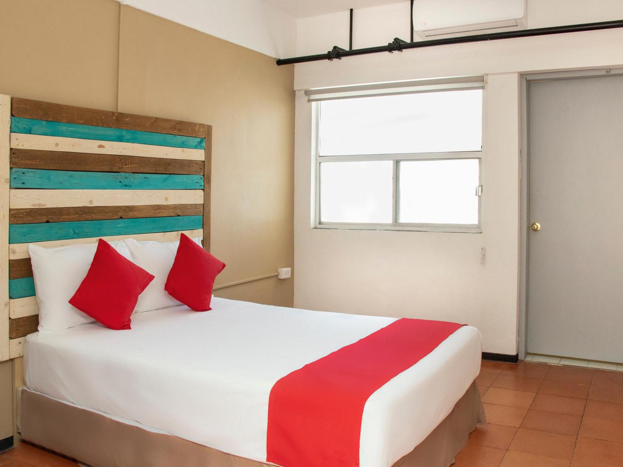 Hotel Allende 104