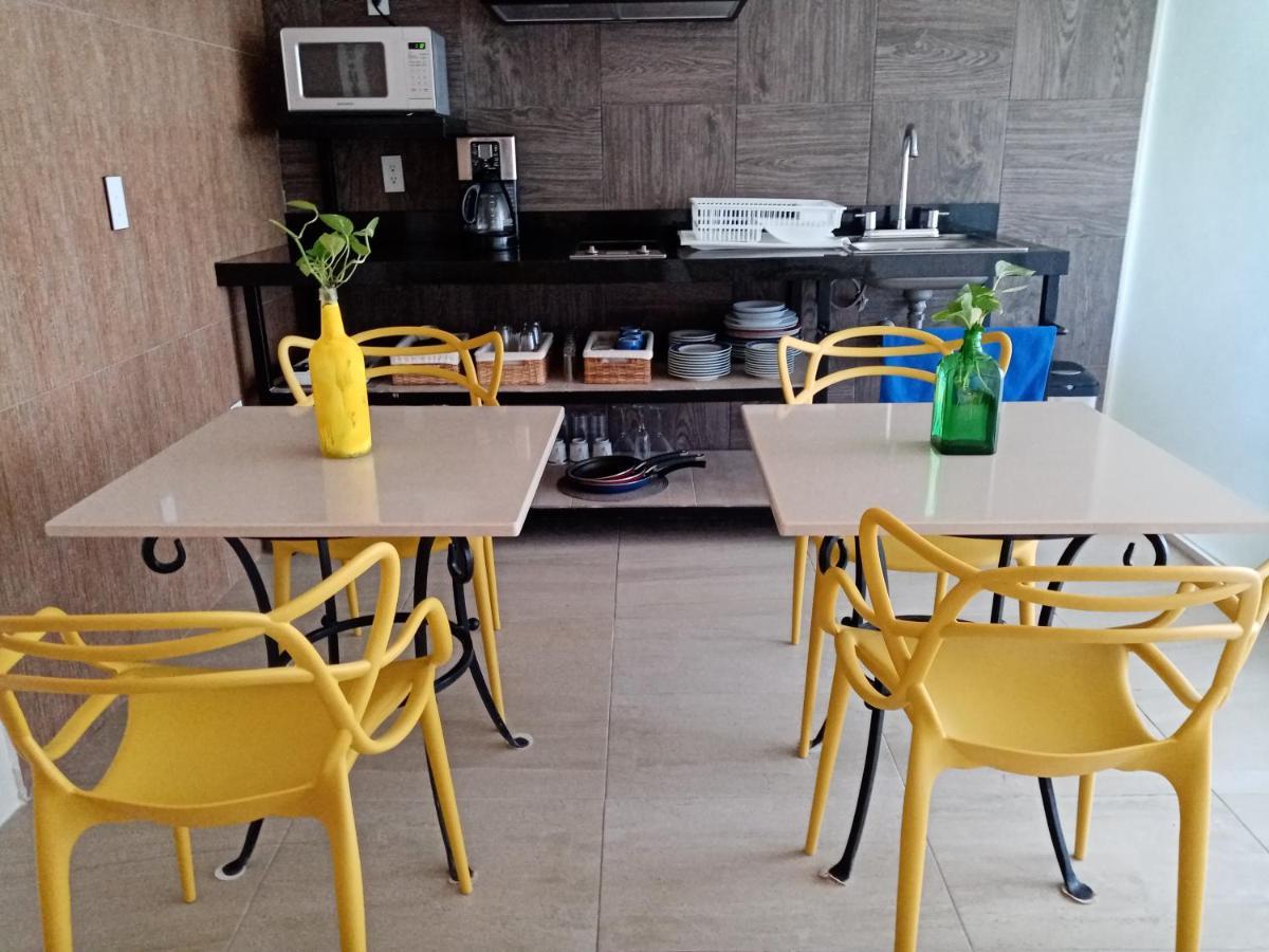 Brisas 10 Beachside Apartment *