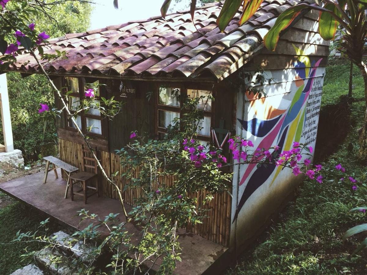 Achicuales Hotel *