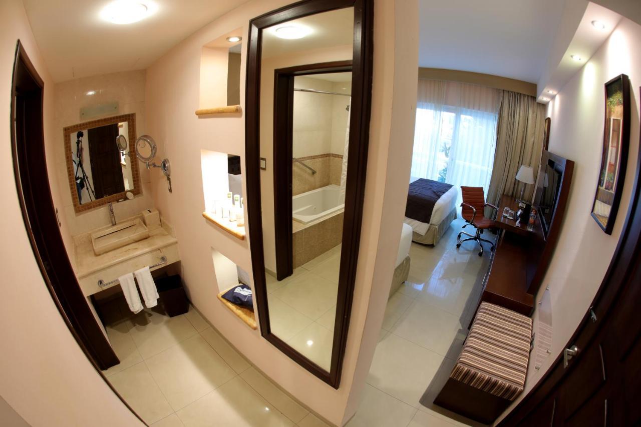 Wyndham Hotel