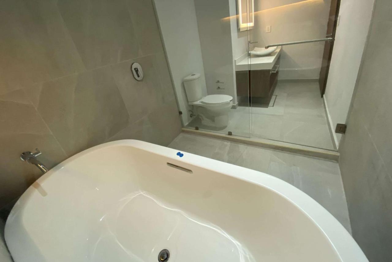 Wyndham Angelopolis Hotel 2*