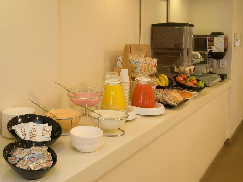 Express By Marriott Rio Hotel