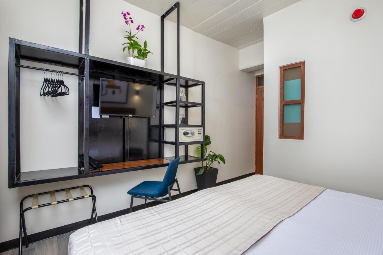 Joint Boutique Zona Romantica 3*