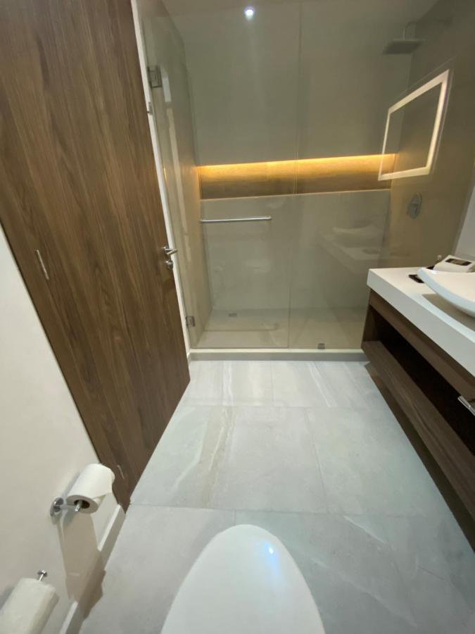 Wyndham Angelopolis 2*
