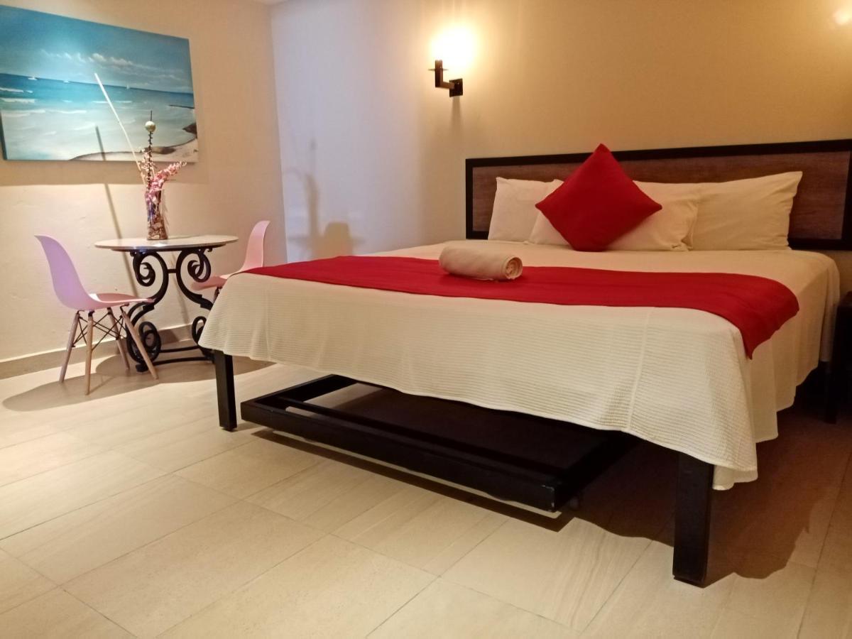 Brisas 10 Beachside Apartment