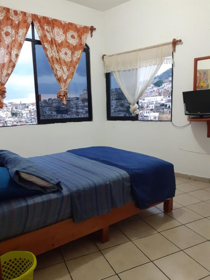 Hotel De Mis Amores