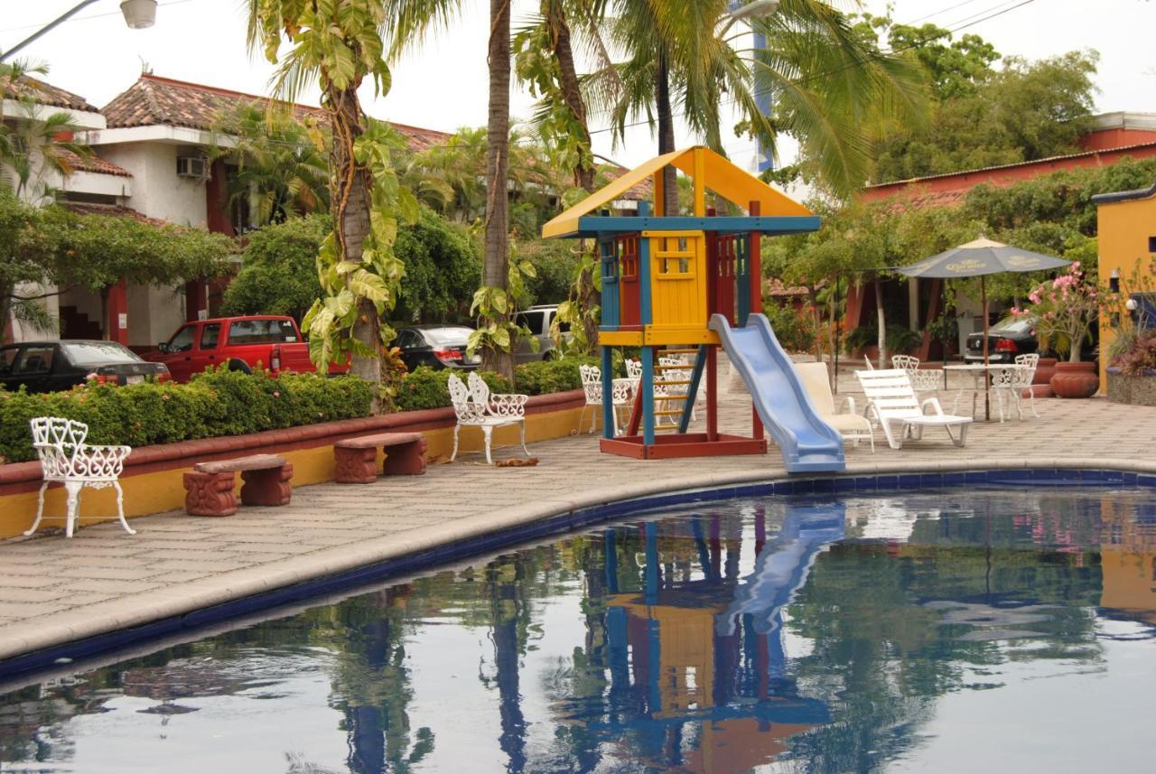 Hotel Plaza Tecoman