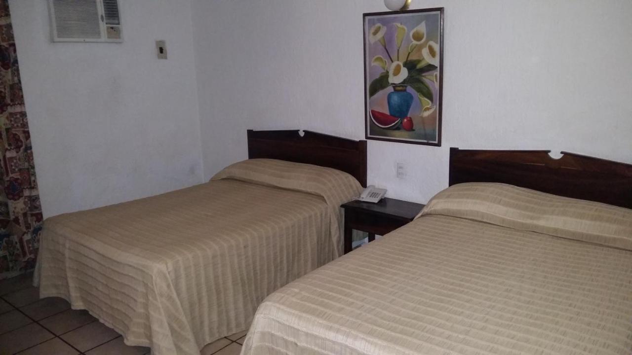 Plaza 4*