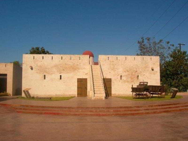 Western Plaza Hotel 4*