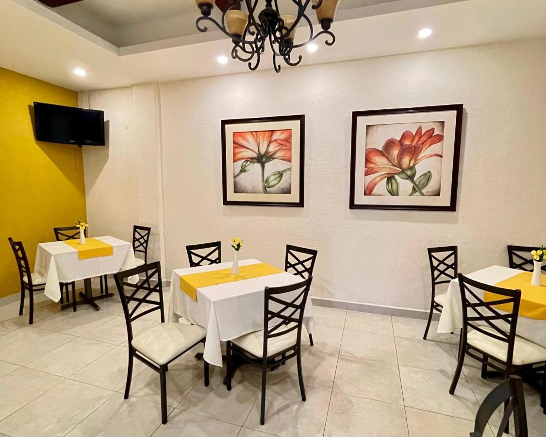 Hotel Del Paseo 4*