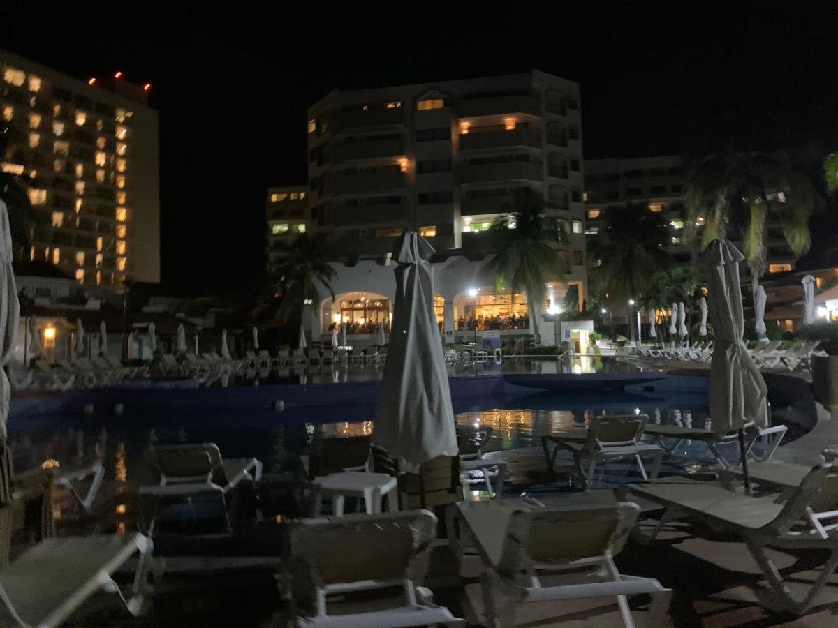 5p 4a 1m Dentro Del A Un Lado Del Krystal Con Playa Wifi (adults Only) Hotel Ixtapa (Guerrero)