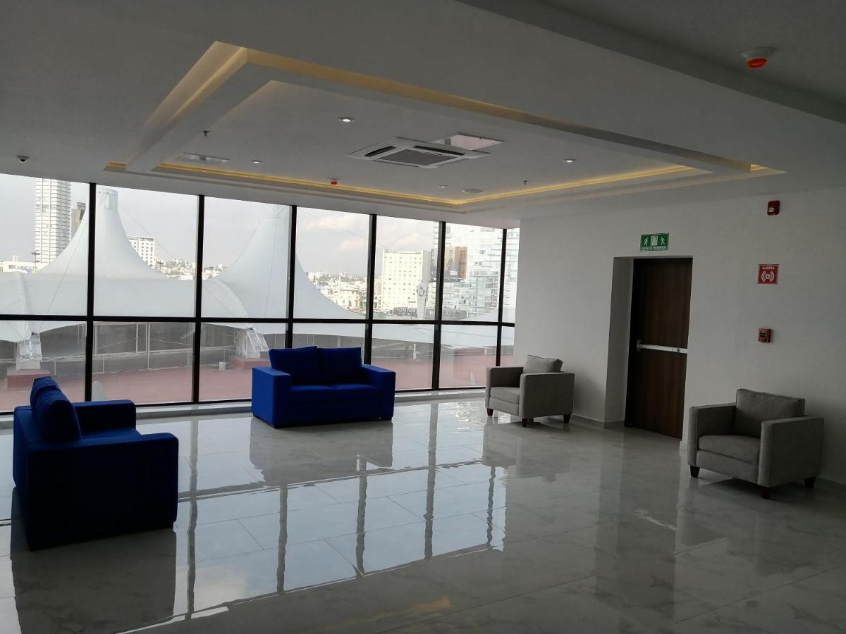 Wyndham Angelopolis Hotel 2*