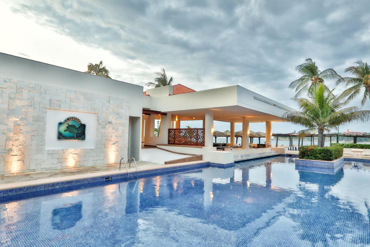 Barcelo Huatulco Resort