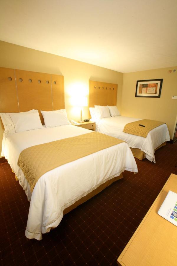 Hotel Express Zona Aeropuerto By Ihg Saltillo