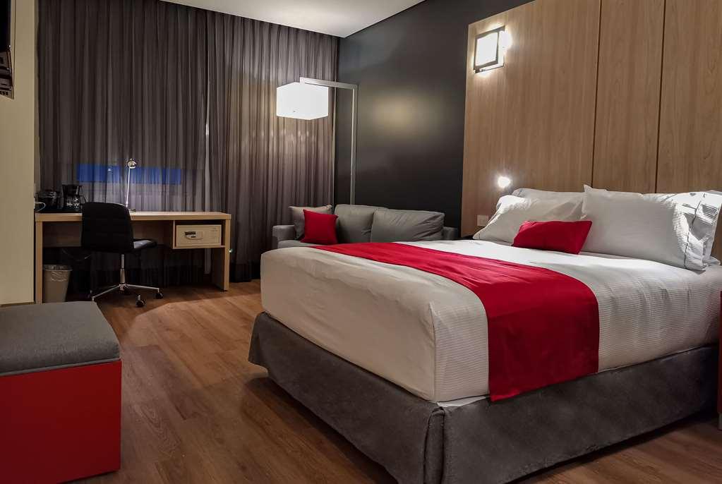 Hotel Ramada Encore By Wyndham Monterrey Zona Aeropuerto 4*
