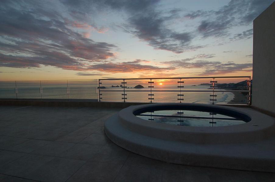 Beachfront Ph Amara Ixtapa *