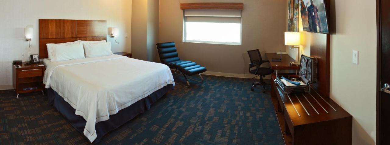 Express & By Ihg Hotel 4*