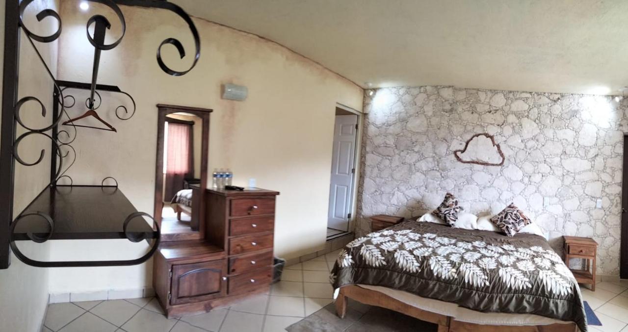 Hotel Casa Del Arbol