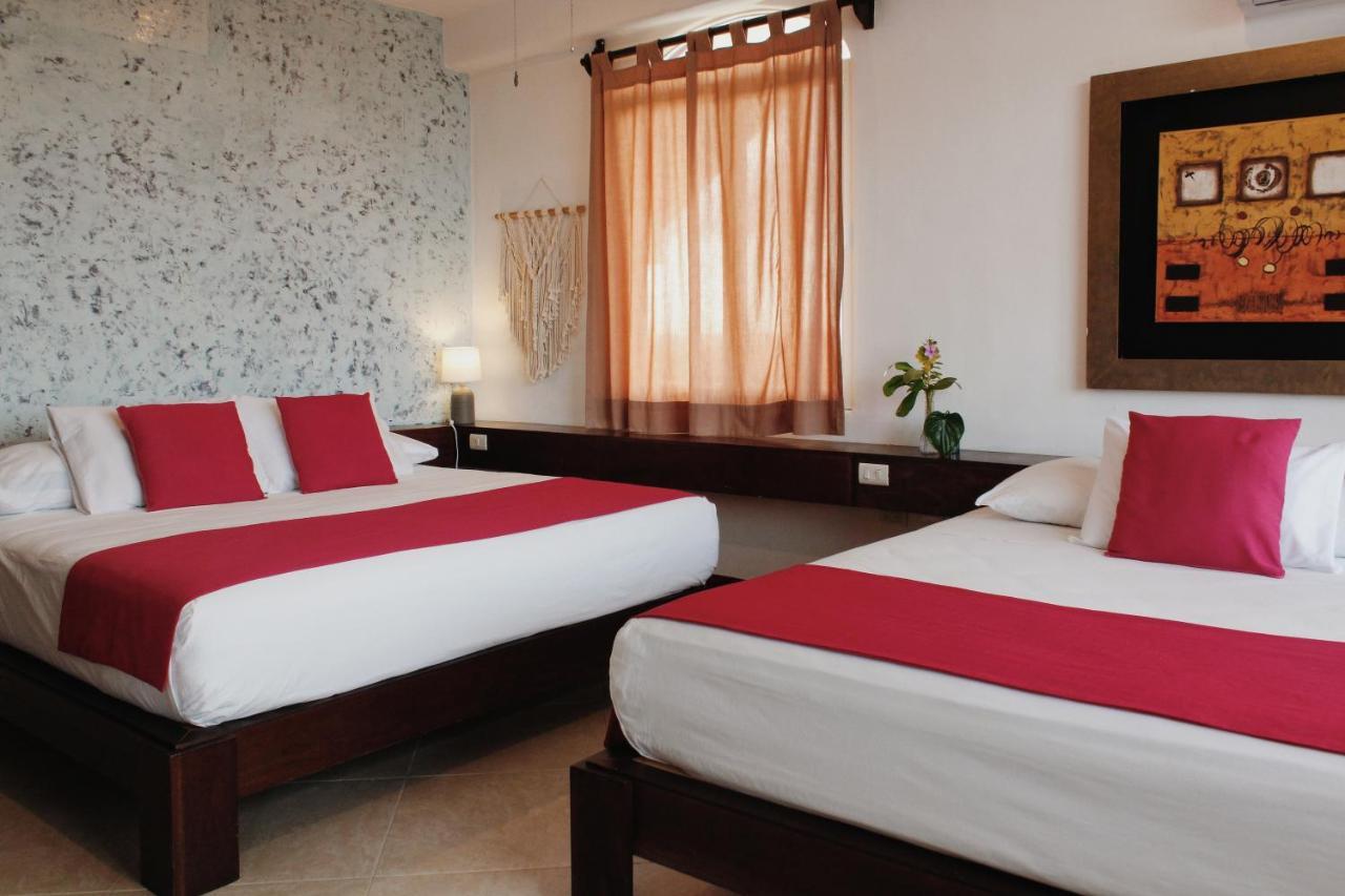 El Hotelito