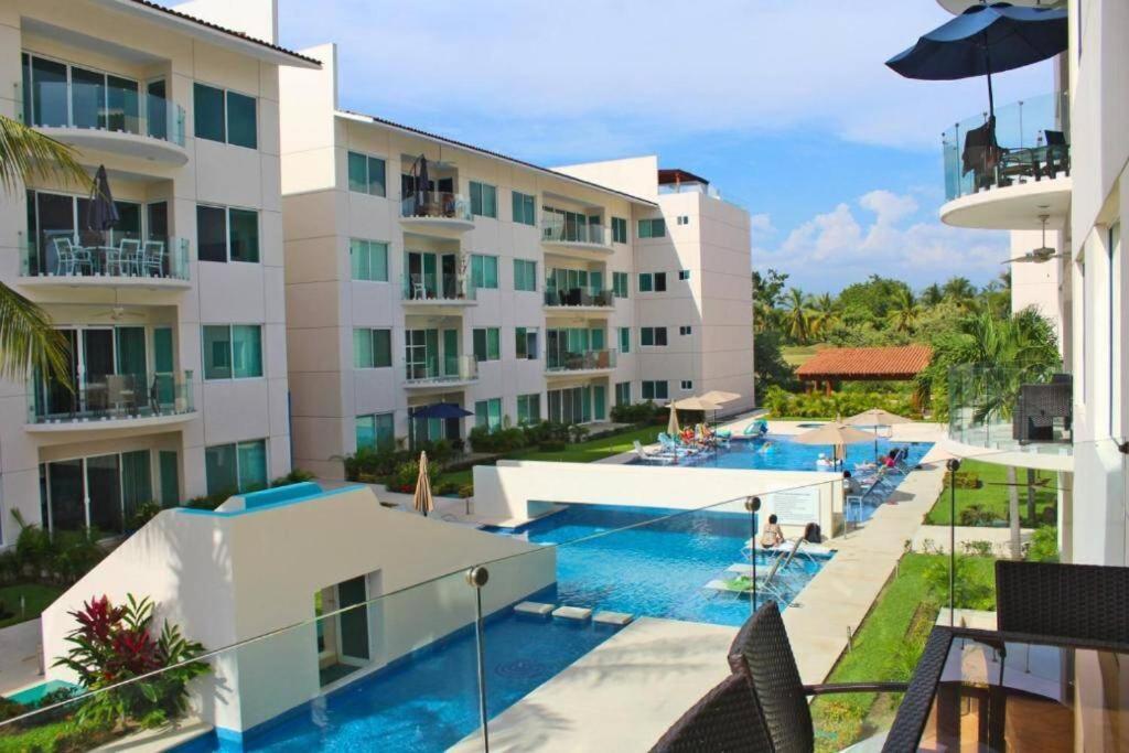 Perfectly Located Spacious With 2 Balconies * Ixtapa (Guerrero)