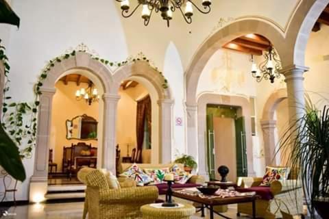 De Maria Boutique & 5*