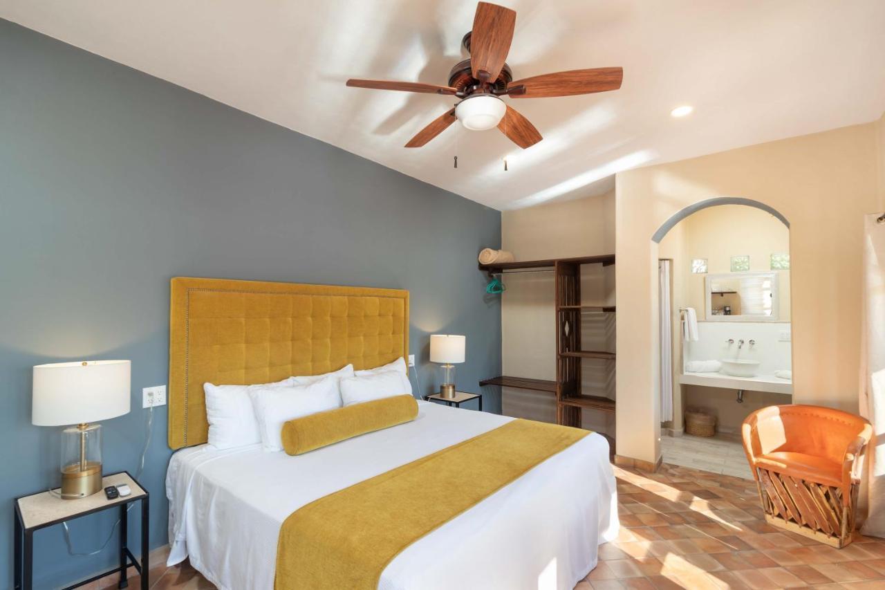 1697 Loreto Hotel