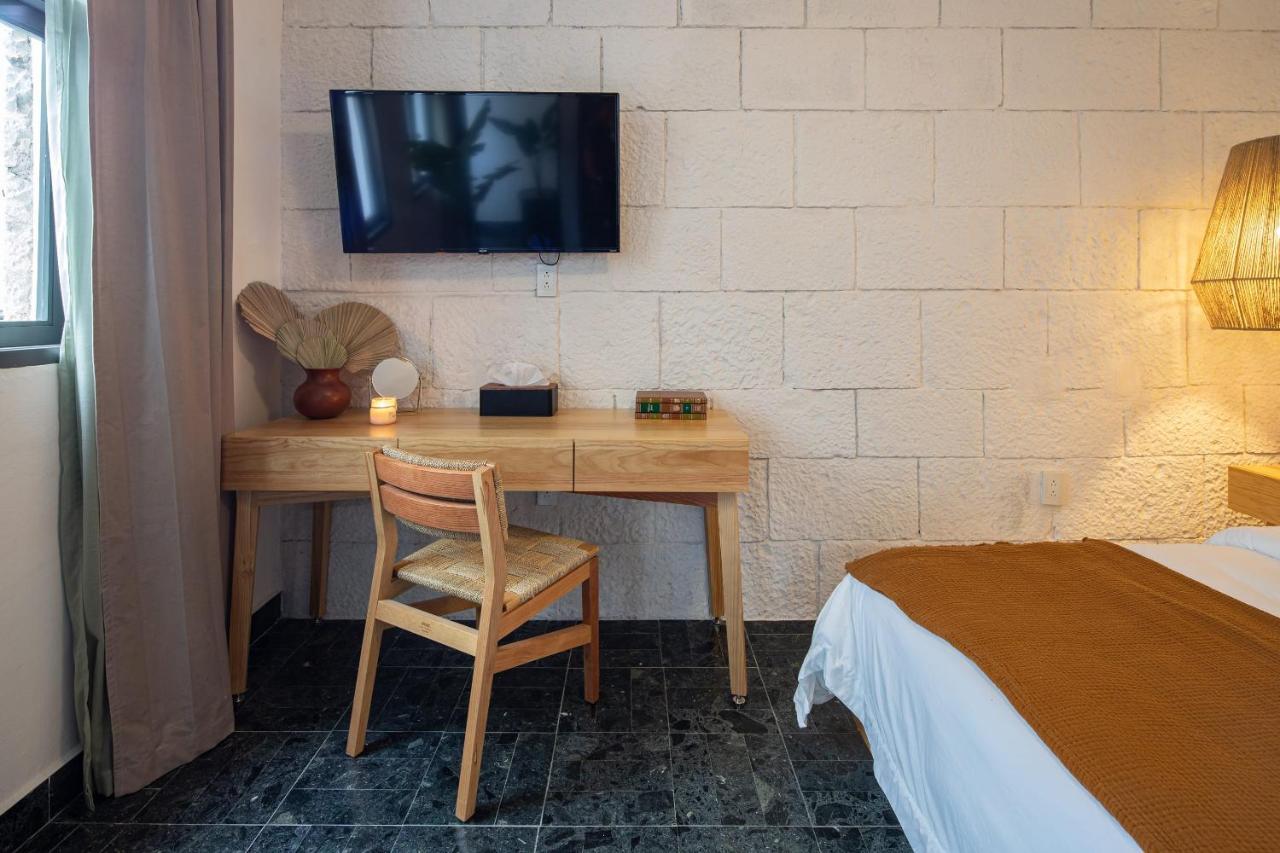 Holt - Noria - La Casa Del Barro Oaxaca