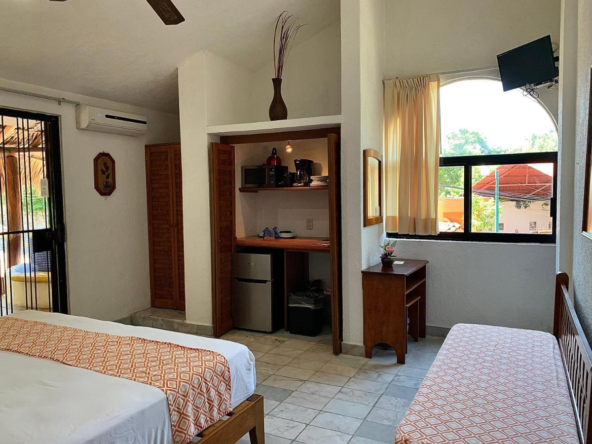 Mercedes Zihuatanejo