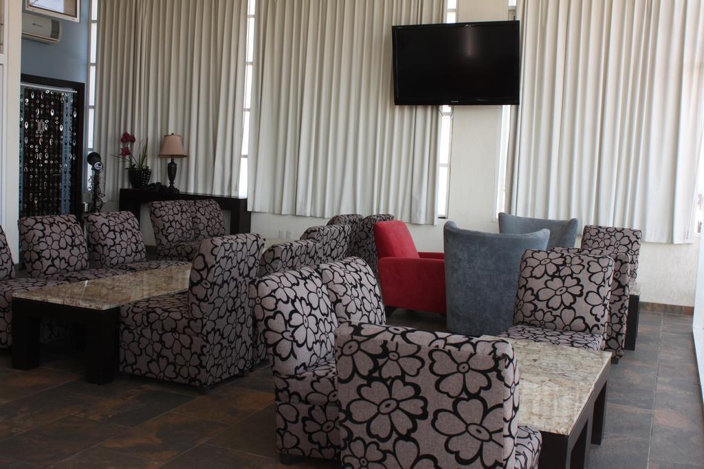 Hotel Western Crown Victoria 4*