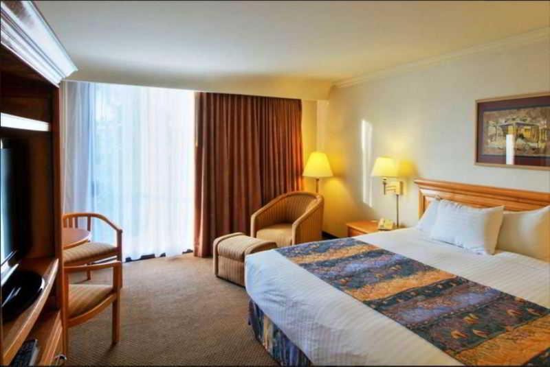 Lucerna 4*