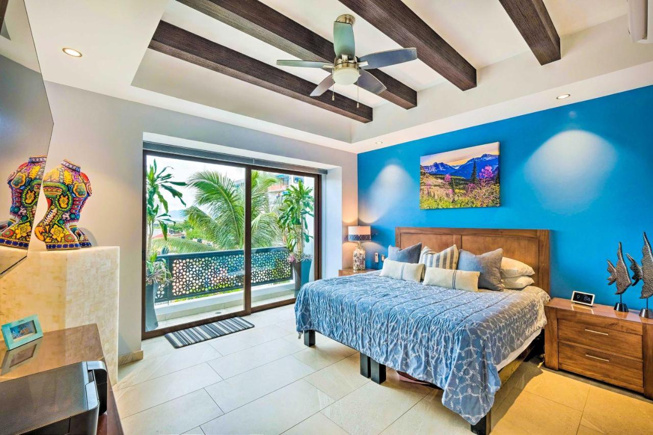 Luxe Condo, Steps From It Apartment *