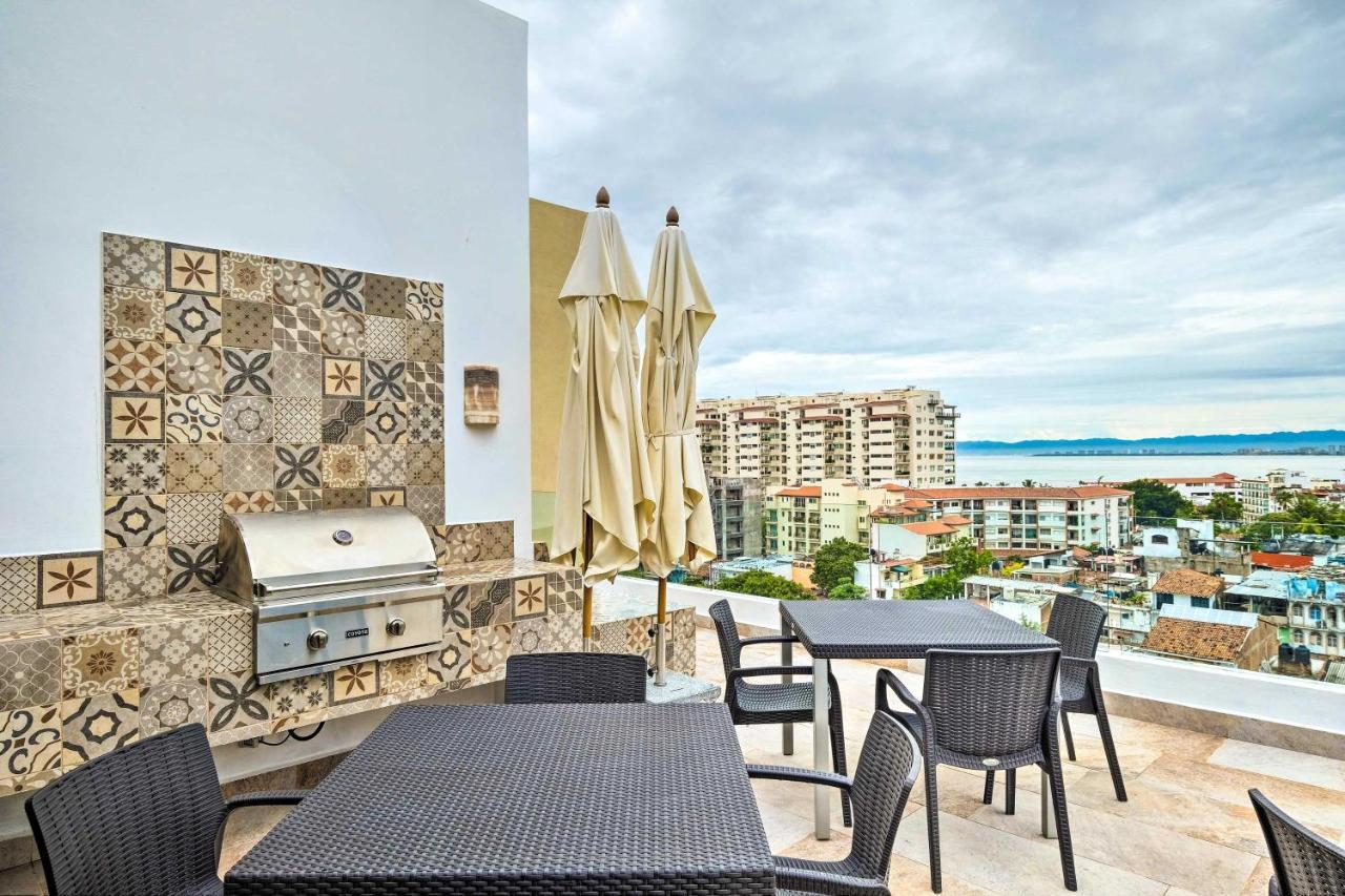 Apartment Luxe Condo, Steps From It *