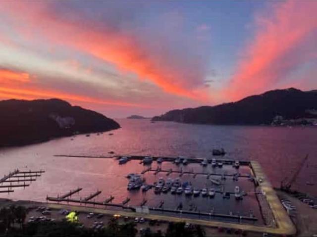 En Cabo Marques Diamante, Departamento Con Vistas Al Mar Y Atardeceres Espectaculares, Cerca Esta La Playa Al Nivel De La Caseta Del Condominio De Pto Marquez, Enfrente, Wifi, Restaurante, Albercas, 6 Personas Apartment *