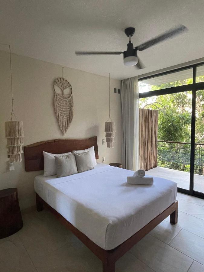 Apartment Jungle View 2bed 2bath Condo/ Wi-fi/ Pool/ Gym