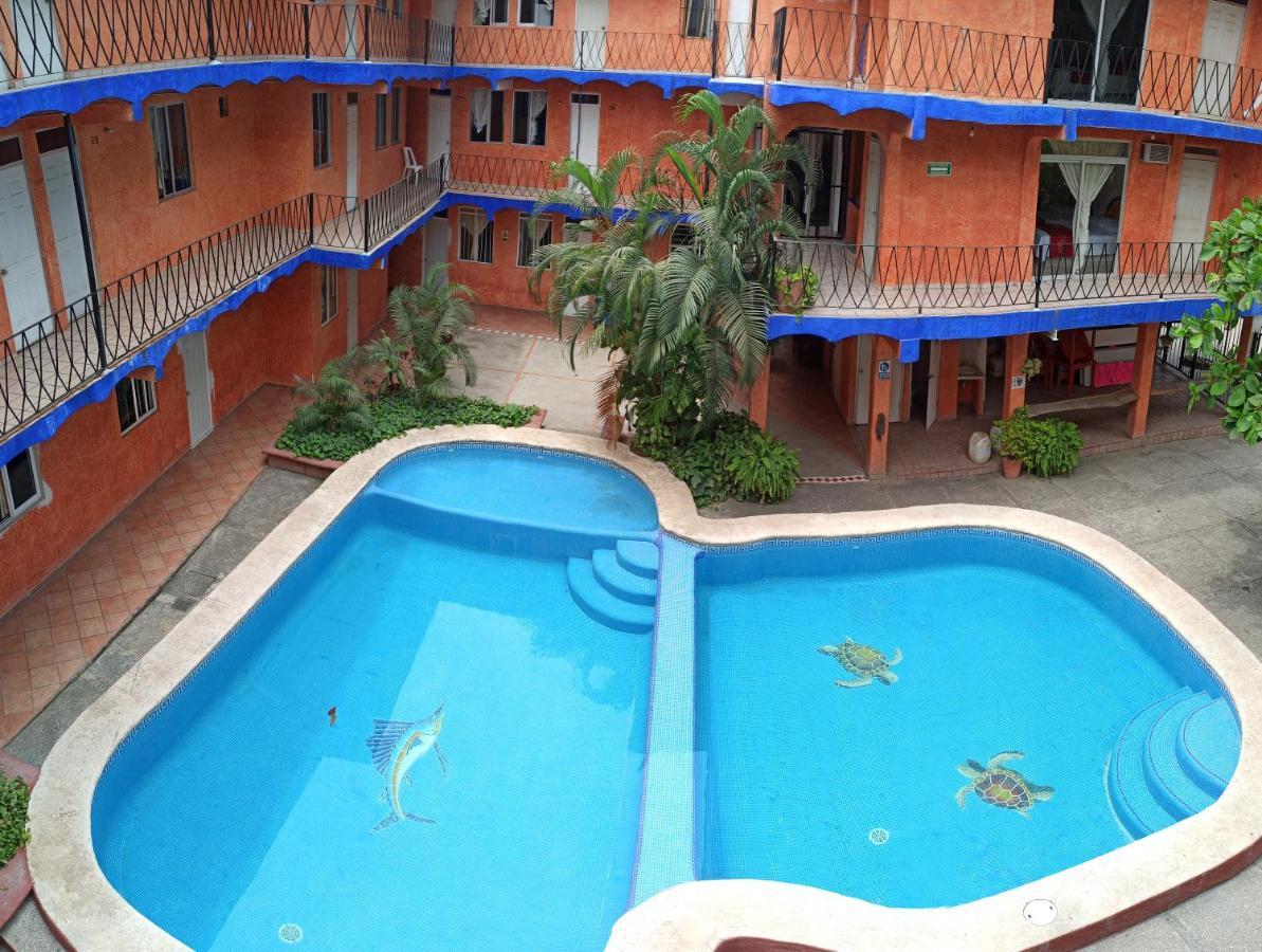 Y Islas Careyes Hotel 3*