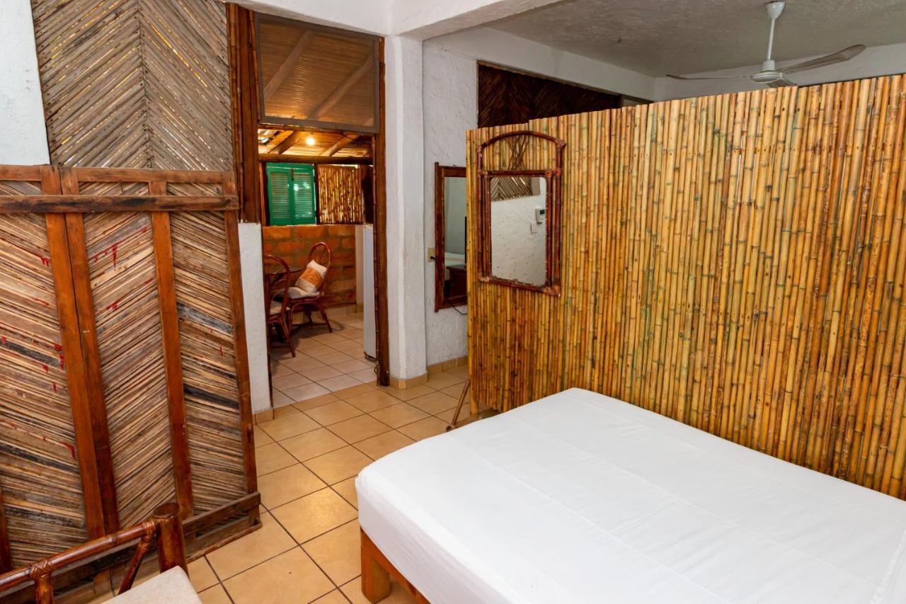 Casa Mexica * Zihuatanejo